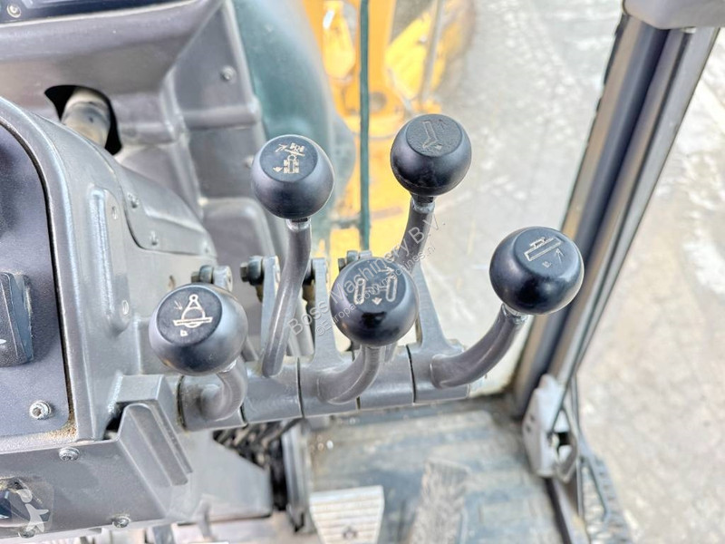 ممهدة طرق Volvo - 5.5 Meter Blade / EPA Certified
