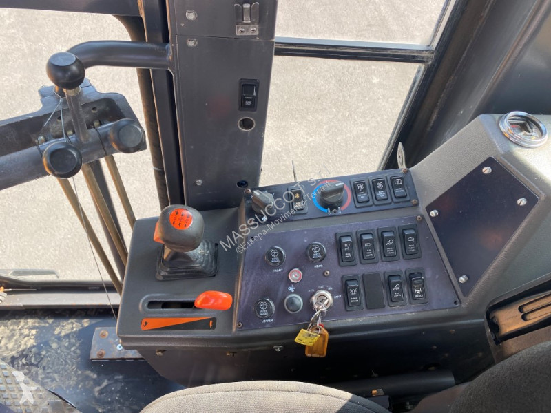 ممهدة طرق Volvo G740VHP