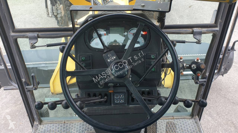 Niveladora New Holland F.156.6/A