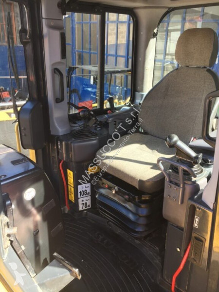 ممهدة طرق Komatsu D65WX-16