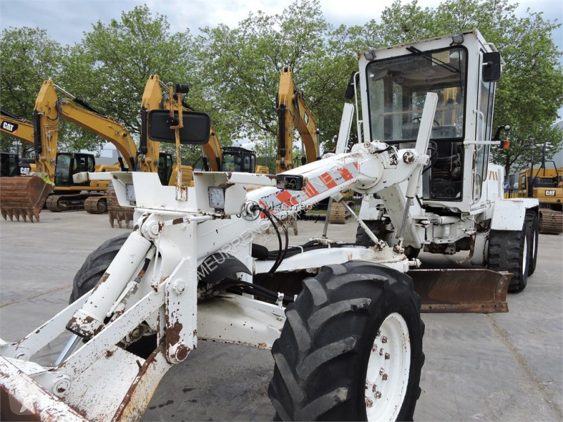 Grejder  F106A