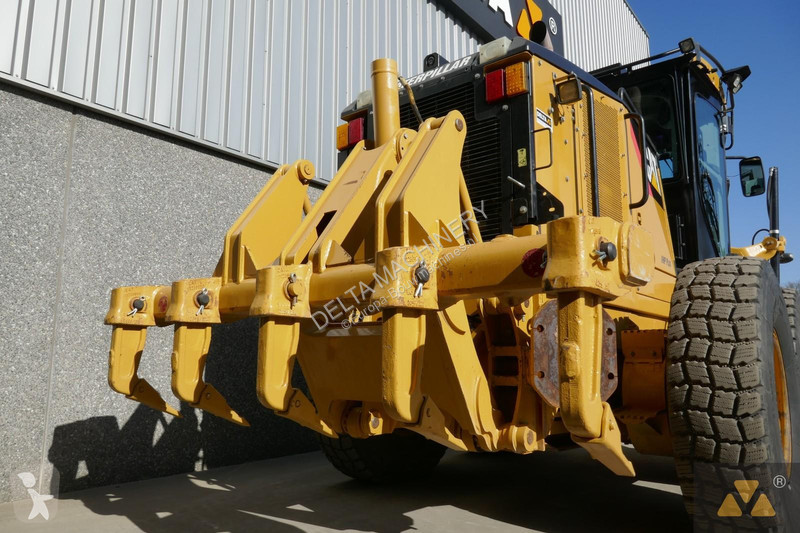 Grejder Caterpillar 160M