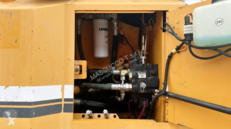 ممهدة طرق Liebherr PR 714