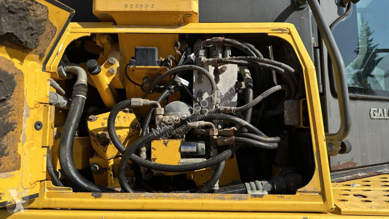 ممهدة طرق Komatsu D61PX