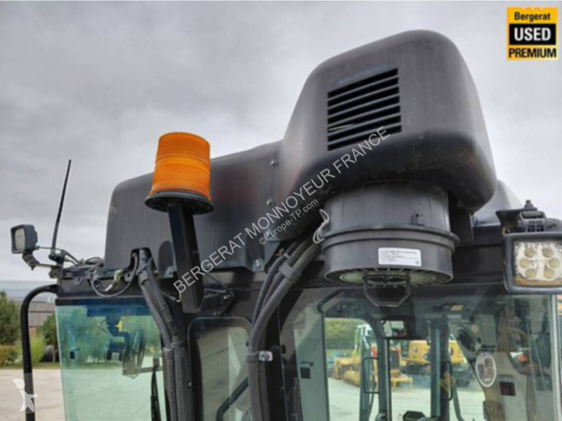 Grejder Caterpillar 120