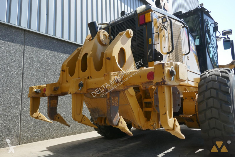 Грейдер Caterpillar 160M