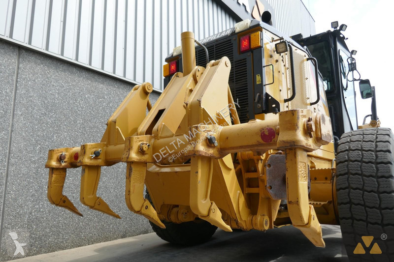 Grejder Caterpillar 140M