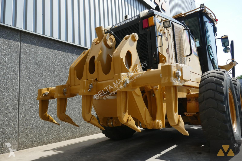 Grejder Caterpillar 140M
