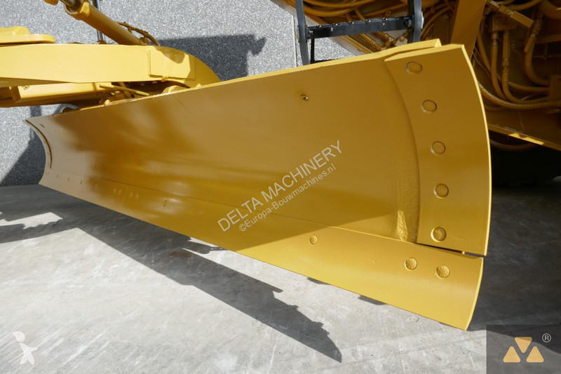 Grader Caterpillar Ex-army