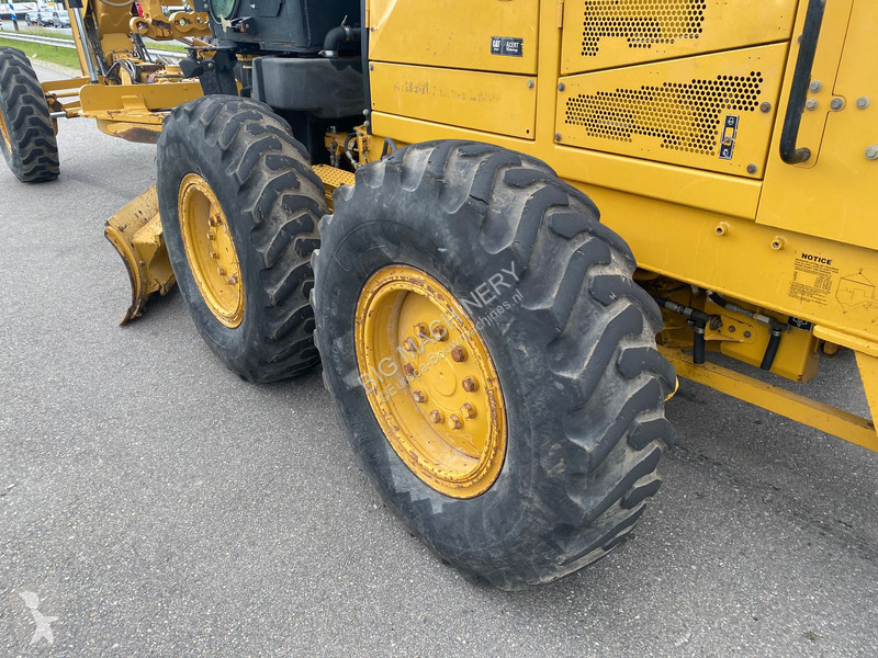 Grejder Caterpillar 140M