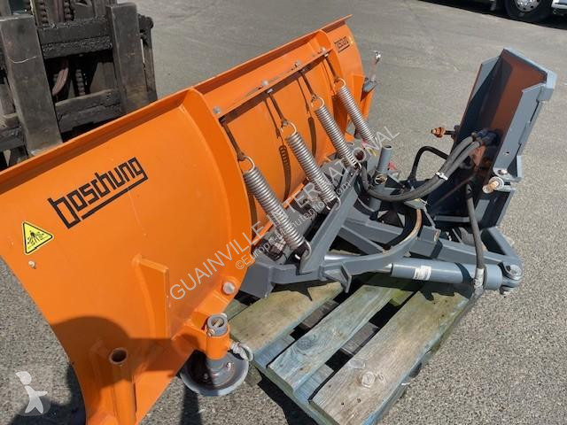 Uitrusting voor vrachtwagens   chasse neige