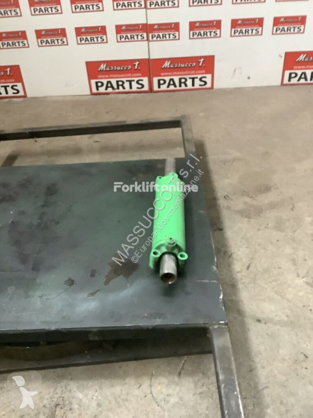 قطع آلات المناولة Merlo Vérin hydraulique pour...