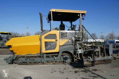 Obras de carretera pavimentadora Volvo