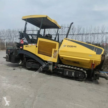 Obras de carretera pavimentadora Bomag