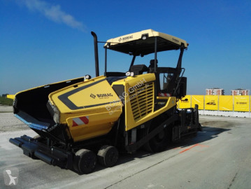 Obras de carretera pavimentadora Bomag