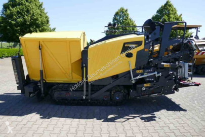 Obras de carretera pavimentadora Bomag