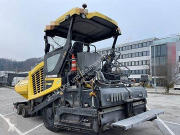 Obras de carretera pavimentadora Bomag