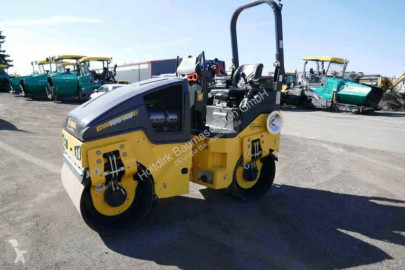 Obras de carretera pavimentadora Bomag