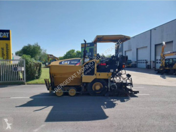 Obras de carretera Caterpillar AP300F