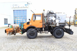 Mercedes sprayer road construction equipment Unimog 427/10
