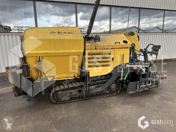 Obras de carretera pavimentadora Bomag