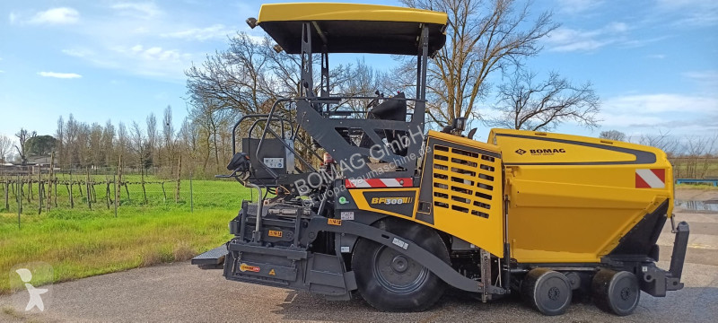 Obras de carretera Bomag  BF 300 P-2 S340-2 TV...
