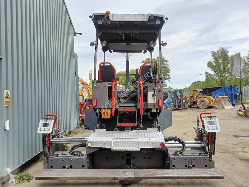 Wegenbouw Volvo P 2870 D paver finisher...