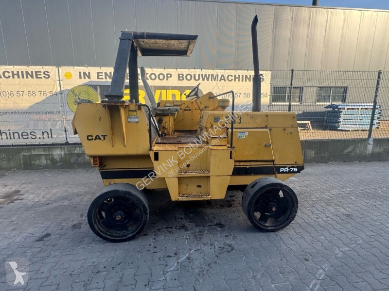 Lavori stradali Caterpillar PR 75