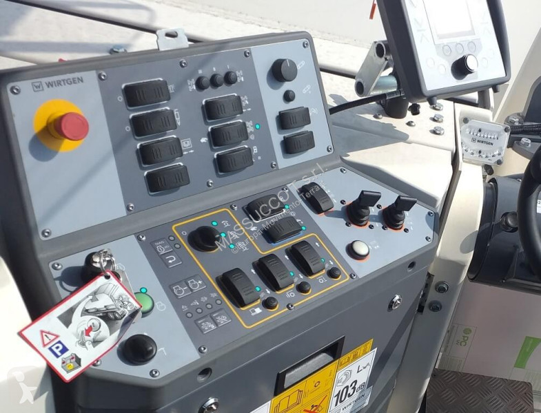 أشغال طرقية Wirtgen W120CFi