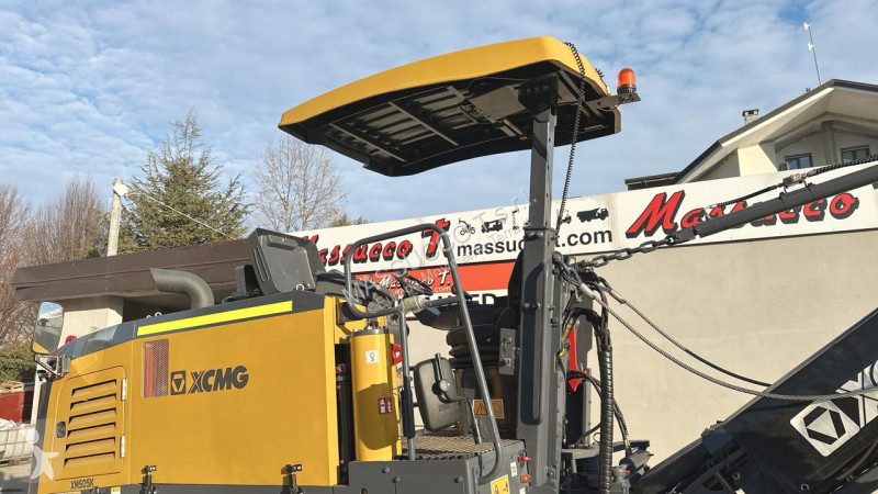 أشغال طرقية XCMG XM505K
