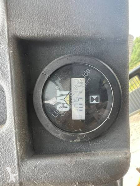 Cestné staviteľstvo Caterpillar ap555E