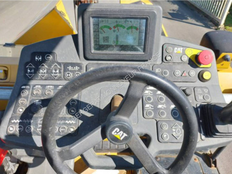 Vejarbejde Caterpillar AP300F
