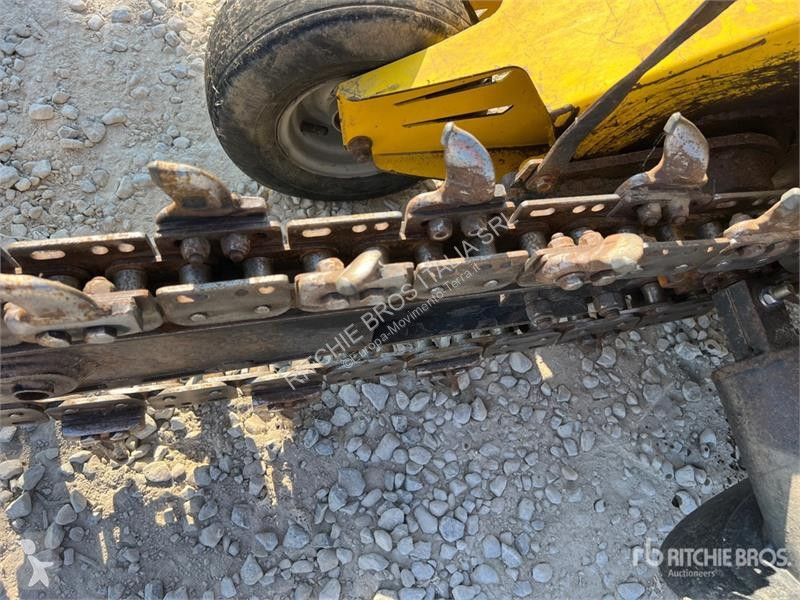 أشغال طرقية  SK206 Trencher