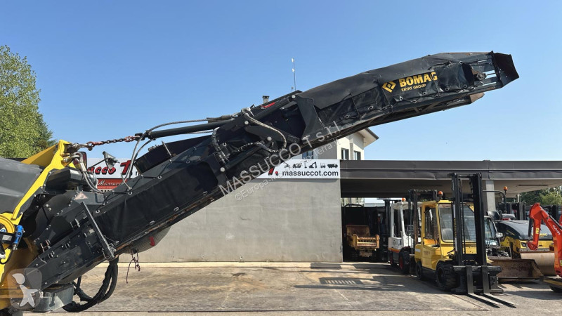 أشغال طرقية Bomag