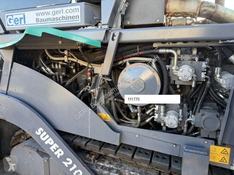 Vägarbeten Vögele Super 21003i