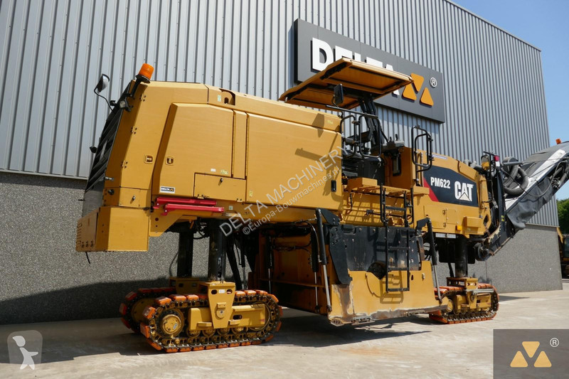 Lavori stradali Caterpillar PM622