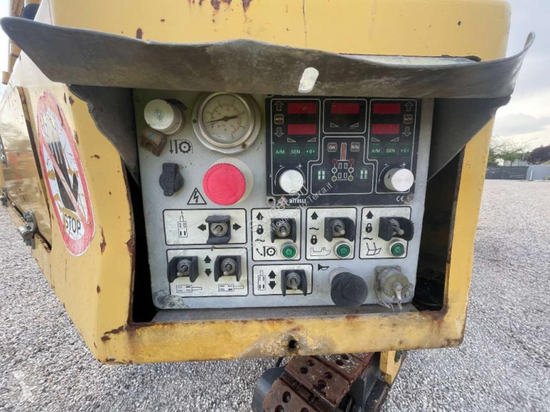 أشغال طرقية Bitelli 200LE