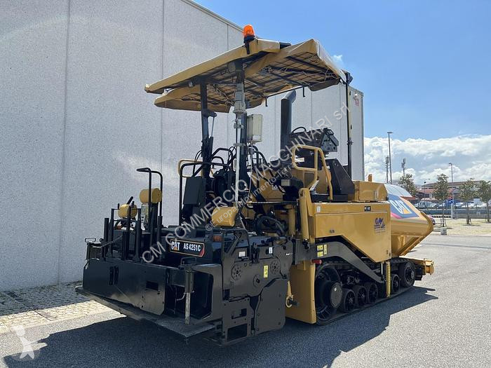 Echipamente pentru lucrari rutiere Caterpillar