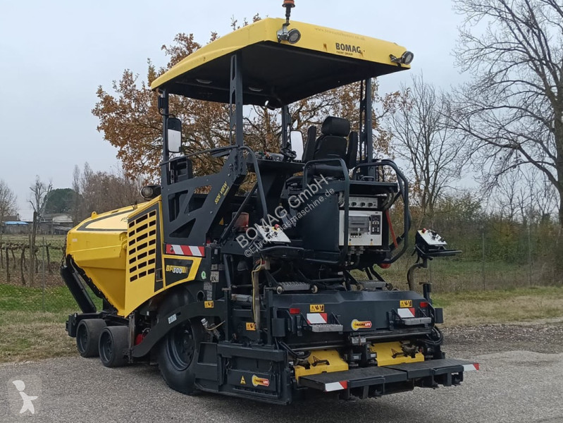 Cestné staviteľstvo Bomag  BF 300 P-2 S340-2 TV...