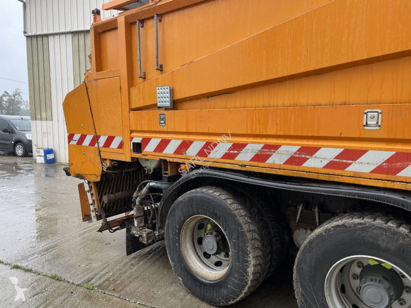 أشغال طرقية Renault Kerax