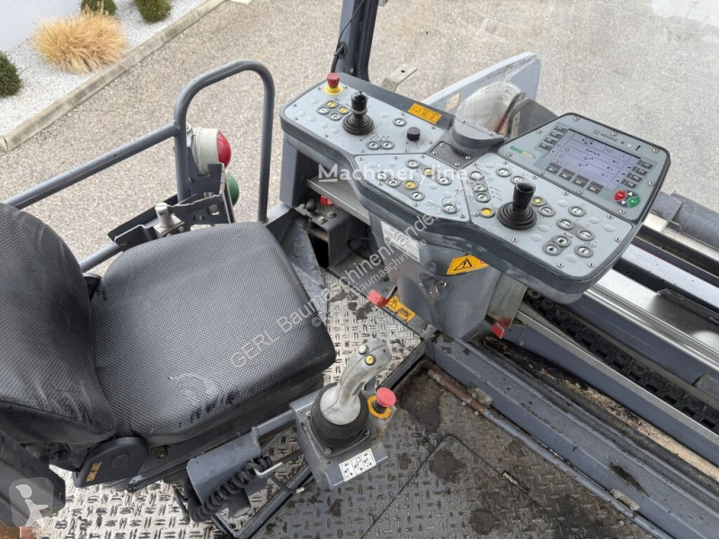Vägarbeten Vögele MT 3000-2i Offset