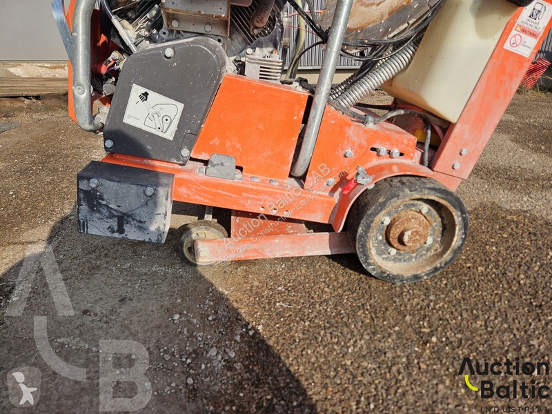 Travaux routiers Husqvarna FS524