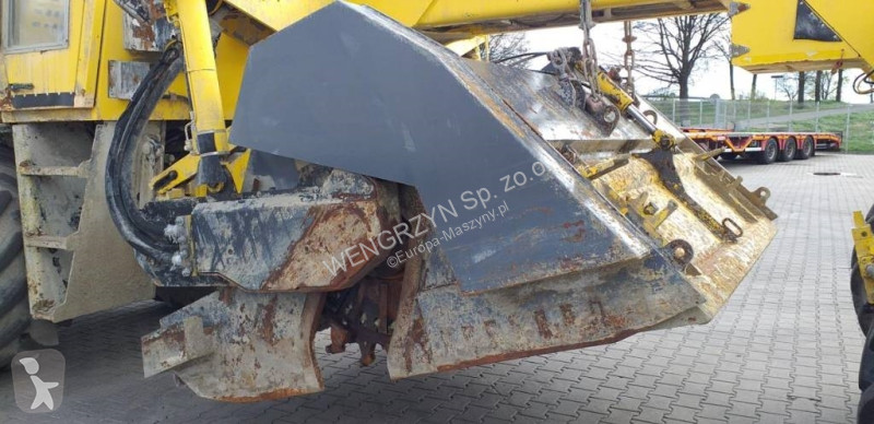 Wegenbouw  Stabilizator gruntu BOMAG MPH 122-2