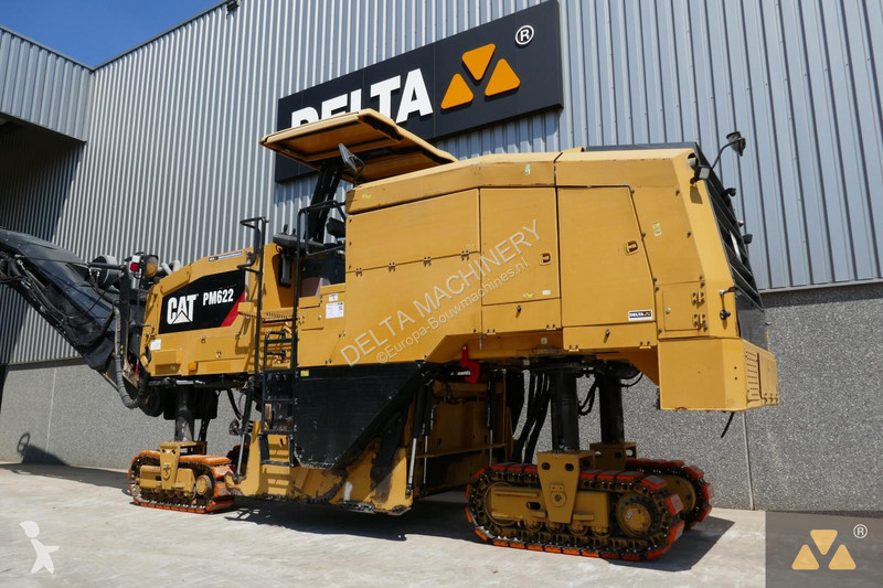 Lavori stradali Caterpillar PM622