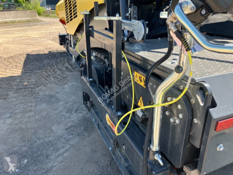Obras de carretera Bomag  BF 800 C S600  Stage...