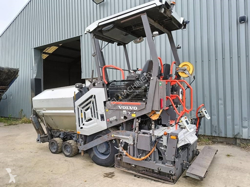 Wegenbouw Volvo P 2870 D paver finisher...