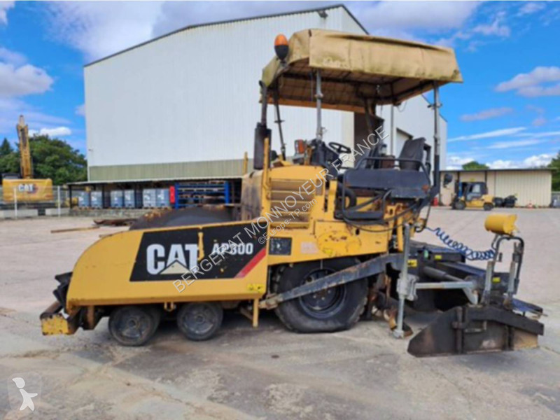Travaux routiers Caterpillar AP300