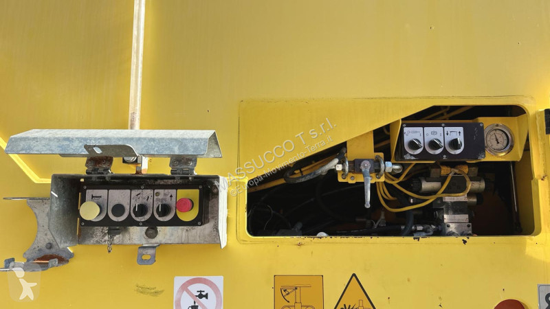 أشغال طرقية Bomag BM2000/602