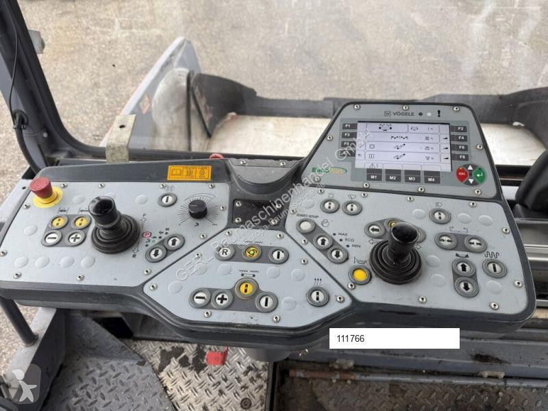 Vägarbeten Vögele MT 3000-2i Offset