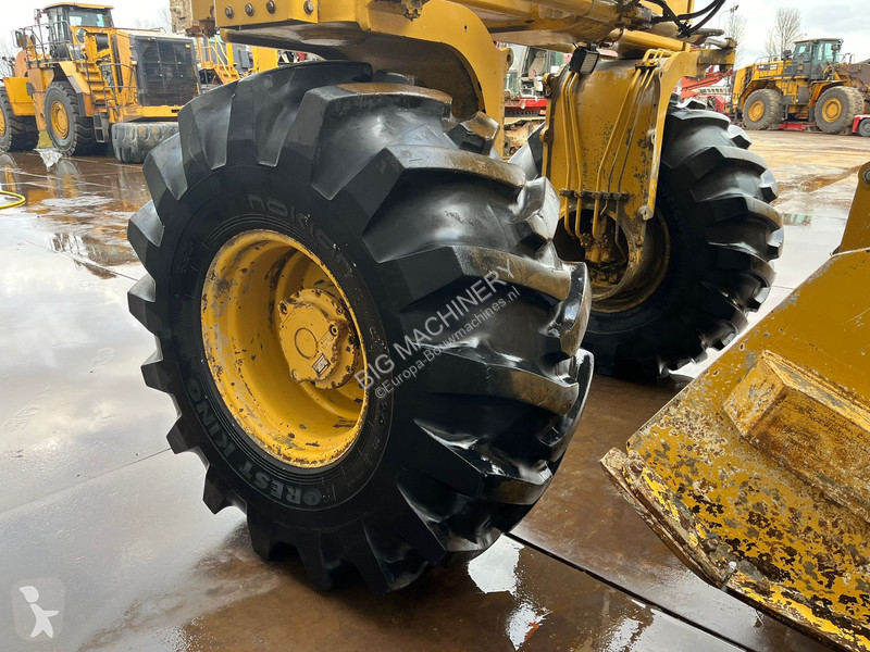 أشغال طرقية Caterpillar